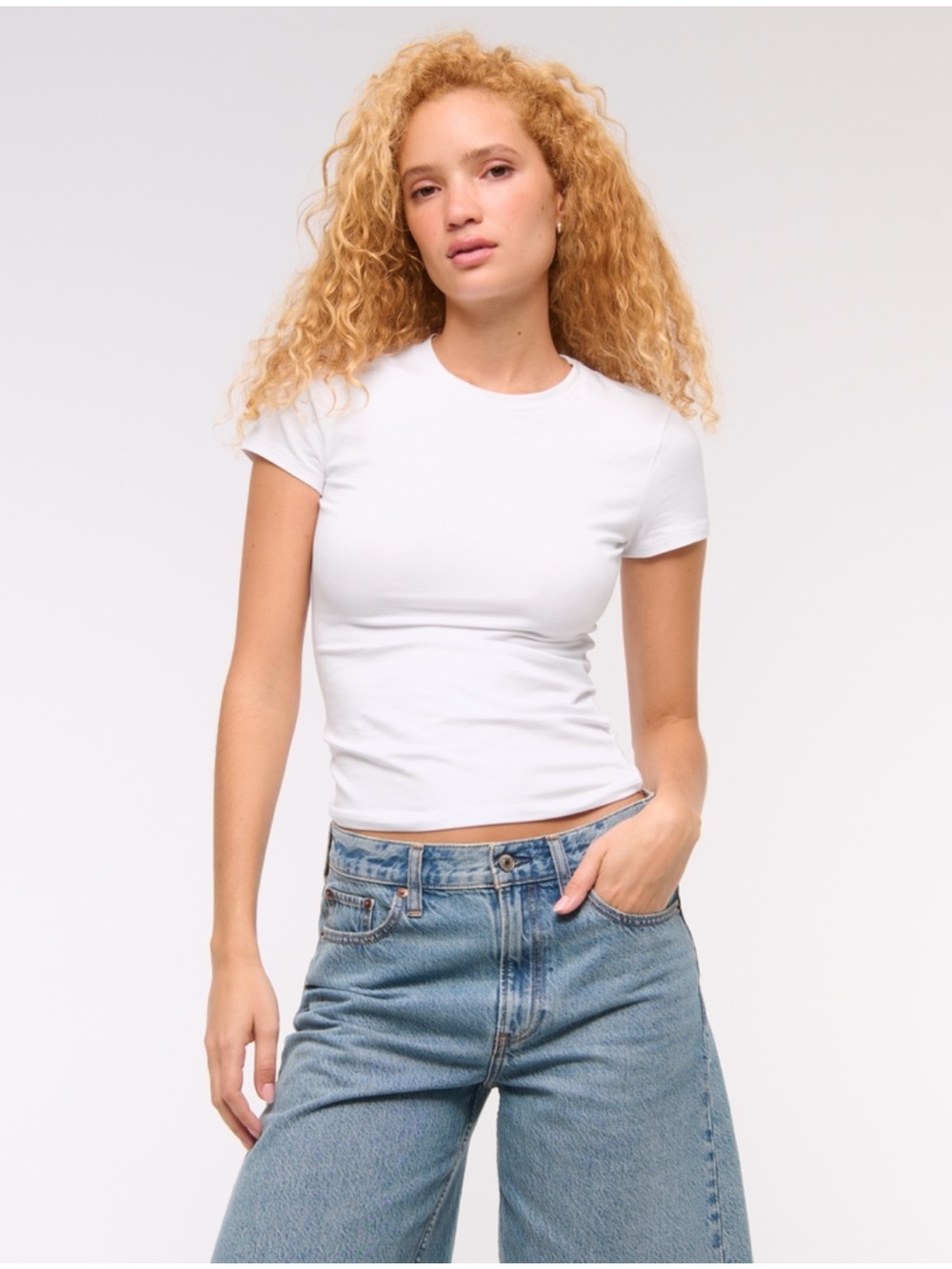 Abercrombie & Fitch Pack of 5 Soft Tees, S and M - Picture 4 of 15